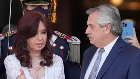 Fernández y Cristina Kirchner se reunieron en Olivos para acordar la suba del dólar tarjeta