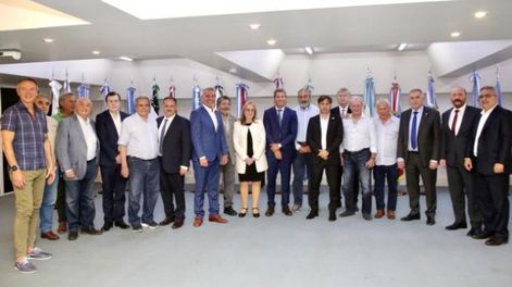 Por las candidaturas, los gobernadores del PJ apuran la cumbre