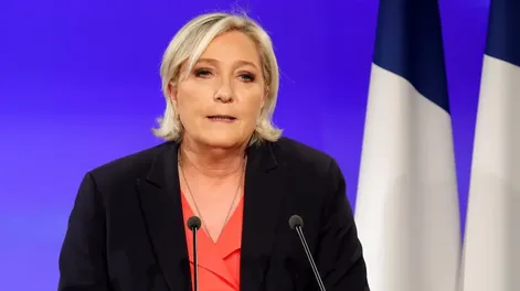 Le Pen admitió la derrota y felicitó a Macron: “Le expresé buenos augurios”