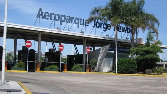 Prorrogan pasos habilitados para ingresar al país e incluyen desde el martes a Aeroparque