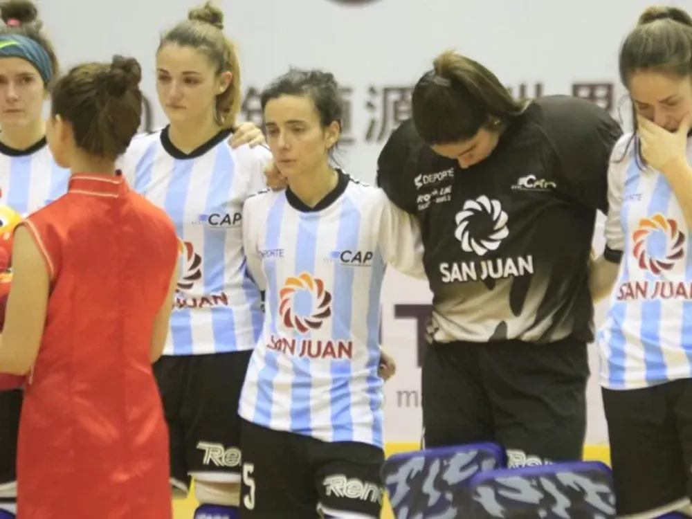 Las Águilas, sin título pero con el vuelto alto