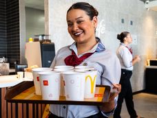 arcos dorados fue reconocida como la mejor empresa para trabajar para las mujeres en argentina