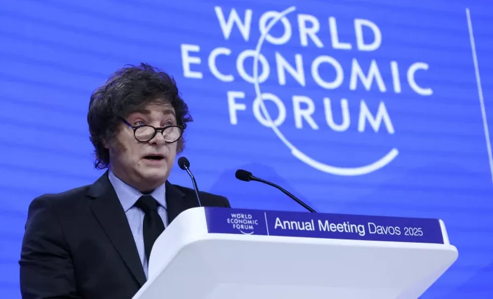 HOMOSEXUALIDAD. Milei vinculó a parejas gay con la pedofilia en Davos. Sus dichos fueron rechazados por legisladores de la oposición en Argentina.