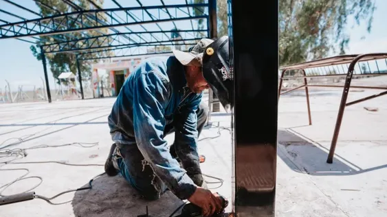 Desde Infraestructura dijeron que los trabajos en los edificios escolares de la provincia avanzan en tiempo y forma.
