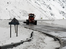 Las nevadas complican el sector más alto de la ruta 7 y Vialidad advirtió que en Las Cuevas la visibilidad es completamente nula.