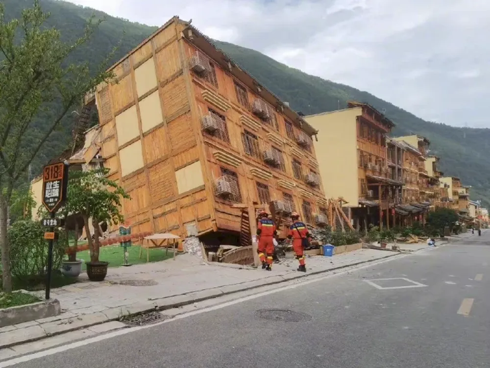 Al menos, ya son 46 muertos tras un potente terremoto en Sichuan, al suroeste de China