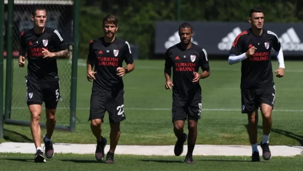 Restricciones: River tendría que cumplir cuarentena cuando vuelva al país