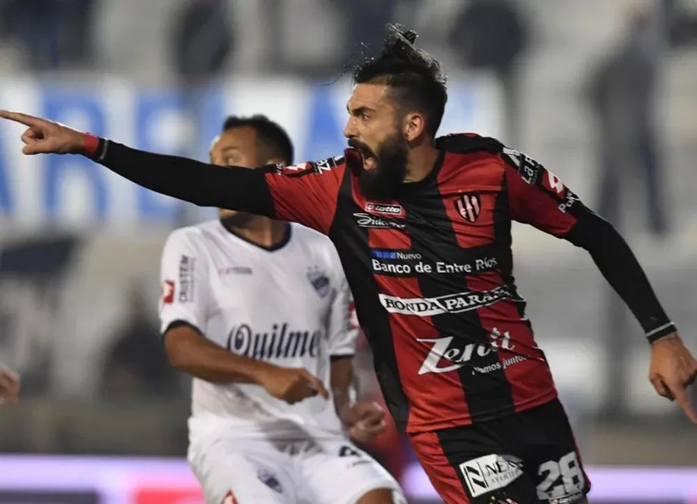 Racing no pudo con Aldosivi y perdió terreno