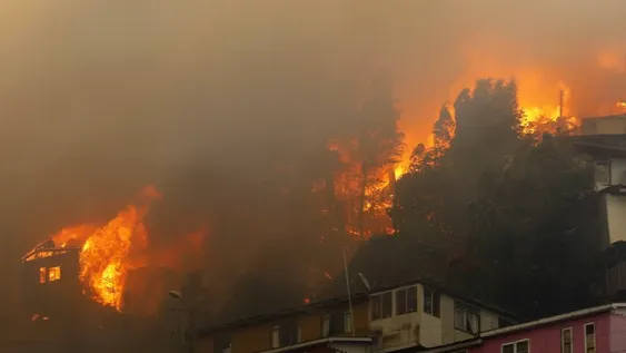 No descartan que haya sido intencional el incendio en Chile