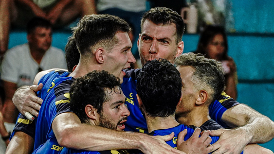 UPCN San Juan Vóley avanzó a semifinales de la Liga de Vóleibol Argentina tras vencer a San Lorenzo en Tucumán.