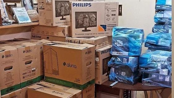 Entrega de materiales del Consejo