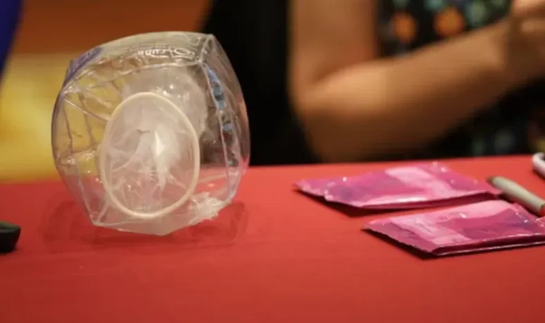 Preservativo vaginal: cómo funciona y por qué representa autonomía sexual para las mujeres