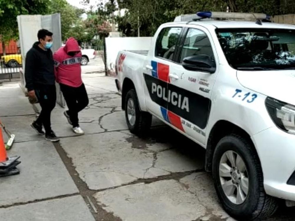 Atraparon mientras caminaba por la plaza de Jáchal a un ladrón con pedido de captura