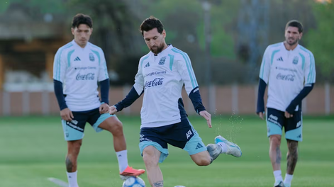 Lionel Messi afrontará este lunes su última práctica con la Selección argentina antes de despedirse ante Benín.