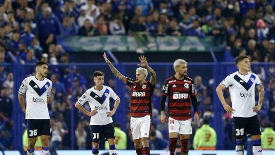 Vélez sufrió un duro revés como local ante el poderoso Flamengo y quedó casi eliminado