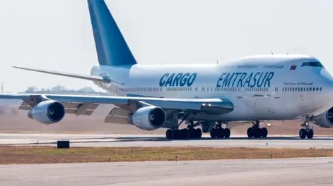 Uno de los tripulantes del avión retenido es miembro de la Guardia Revolucionaria de Irán