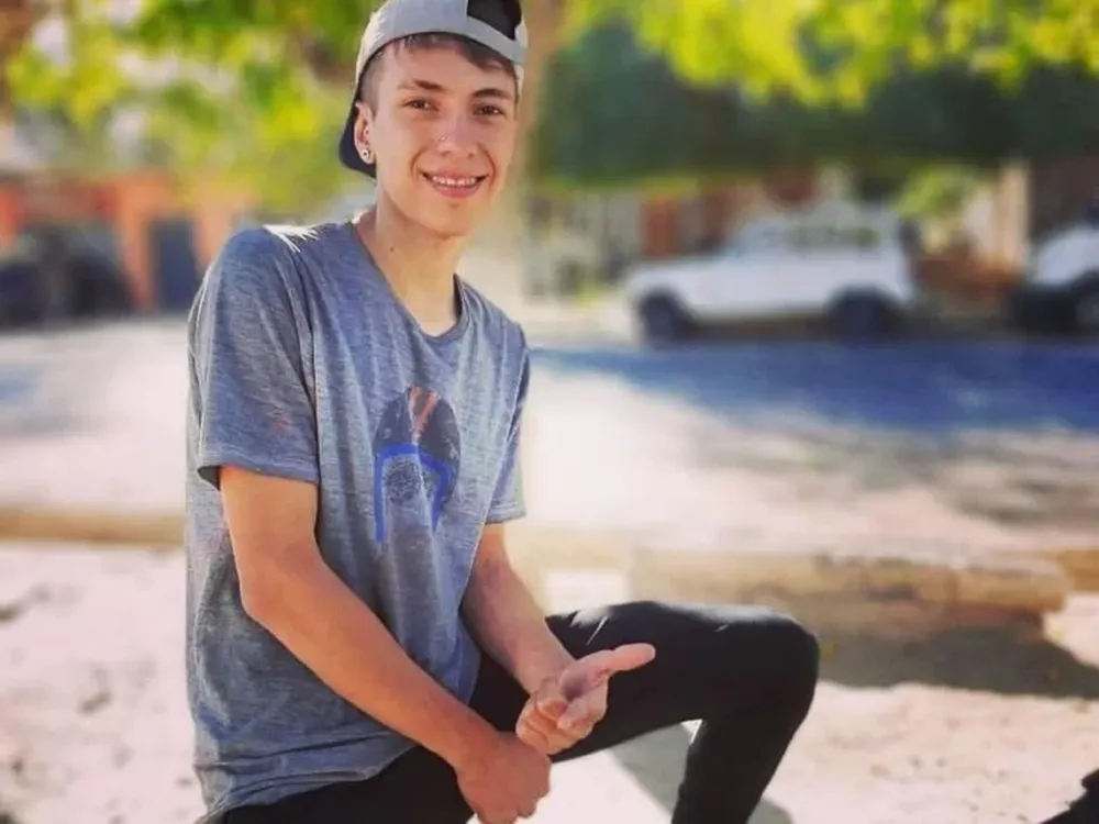 Falleció el joven motociclista que chocó con un colectivo anteanoche