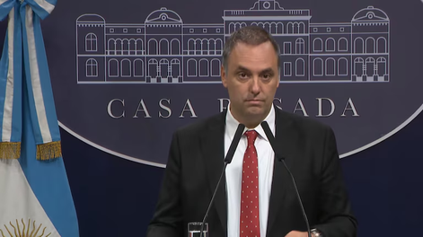 Manuel Adorni en conferencia de prensa.