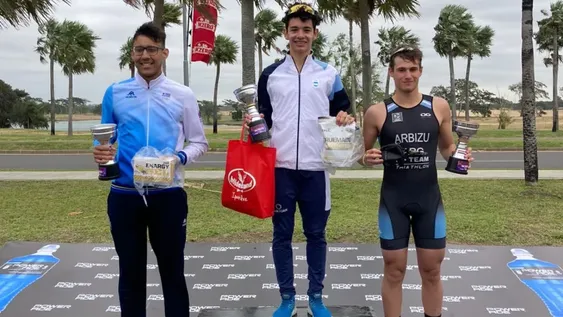 Castañeda se impuso entre las promesas