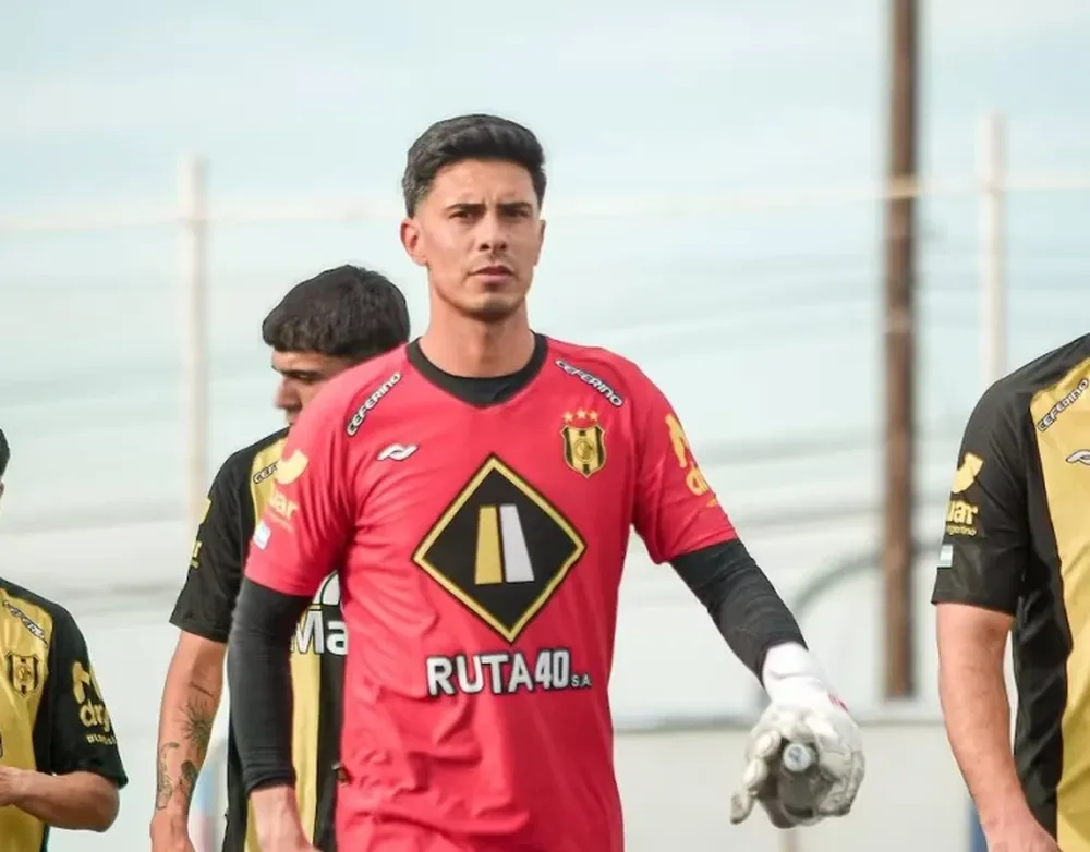 Conmoción en el fútbol argentino: un arquero sufrió un paro cardíaco en pleno entrenamiento