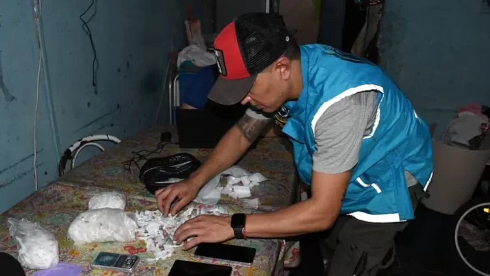 Desmantelaron al “Clan Mareco” en la Villa 1-11-14: detuvieron a una embarazada e incautaron $24 millones en dosis de cocaína