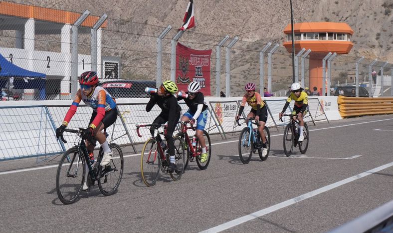 Final. El ciclismo del futuro se instaló en San Juan y cerró la Vuelta Juvenil en el autódromo El Zonda.