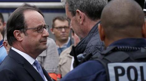 Hollande dijo que quienes degollaron al cura eran “terroristas” del Estado Islámico
