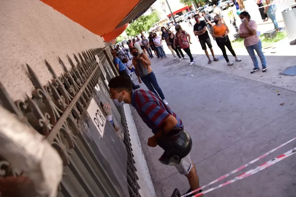 Tercer récord consecutivo de contagios en San Juan: con  2.349, la provincia superó los 80 mil casos