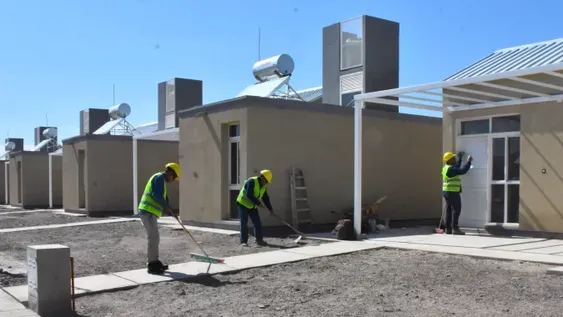 En obra. El Gobierno prevé entregar este año más de 1.400 viviendas por medio del IPV. Entre ellas, las 219 que quedaron vacantes y están por sortear.