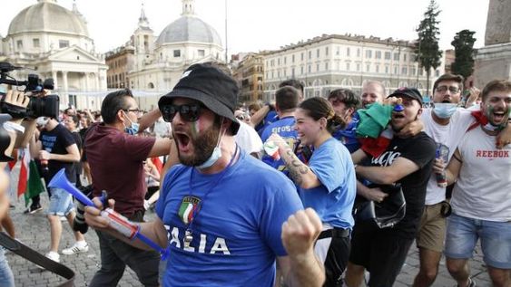 Italia elimina el uso obligatorio de barbijo al aire libre