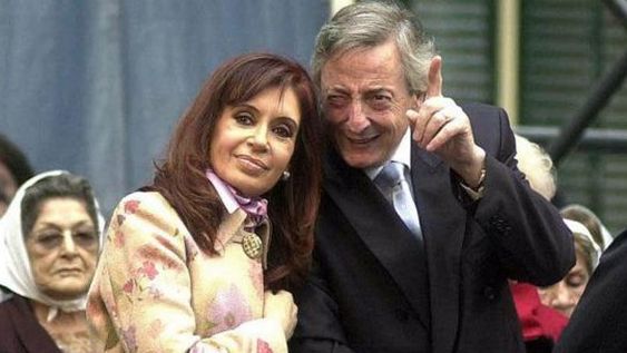 CFK recordó a Néstor Kirchner con dos videos que resumen su legado