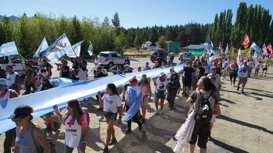 Arrancó la marcha que desafía el poder del magnate Joe Lewis
