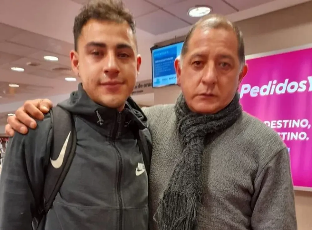 Su hijo se fue a vivir a Dubái y la despedida se hizo viral