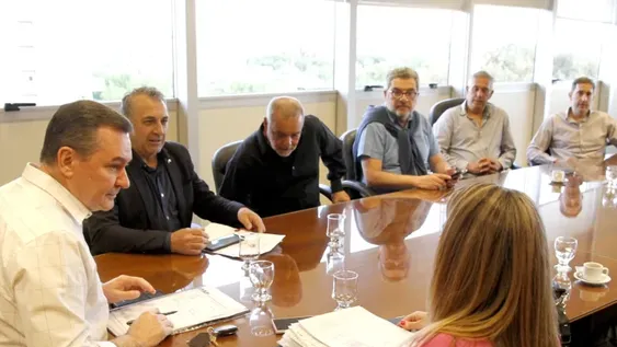 Arrancó la discusión de Gobierno y ATAP por la suba del pasaje y no hubo definición