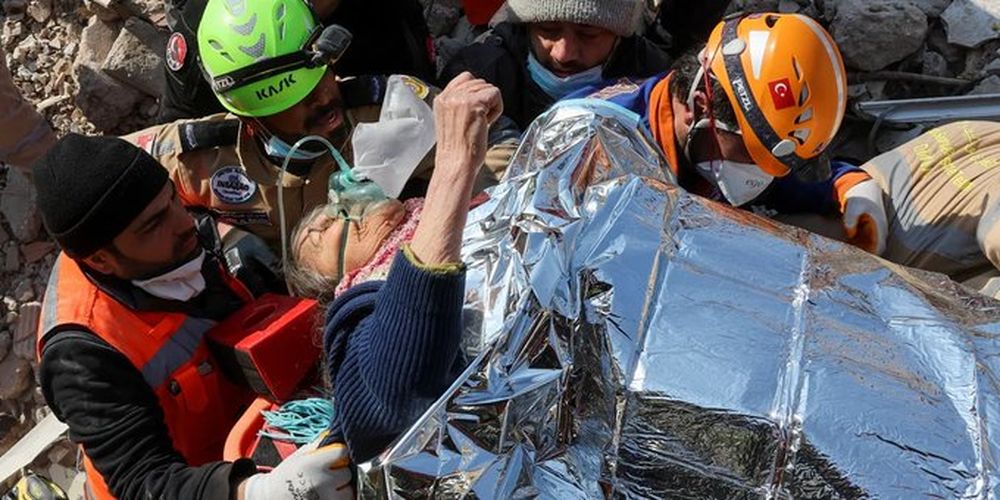Hallan otras tres personas con vida bajos los escombros, 13 días después del sismo