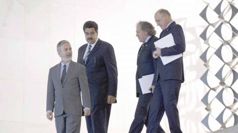 Crece la tensión por  el canal Martín García