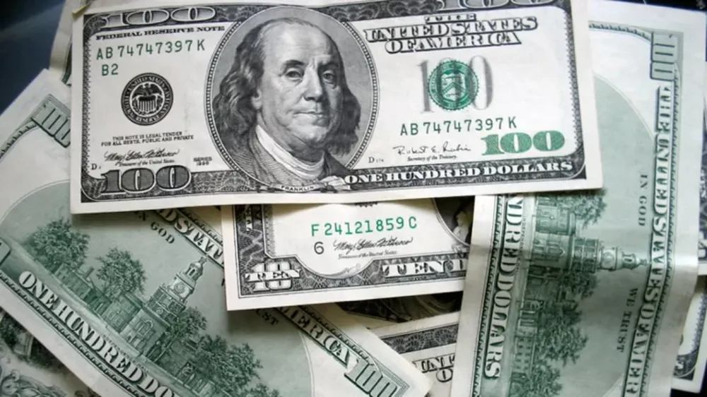 El Central vendió u$s100 millones y frenó la escalada del dólar, que llegó a $39,04