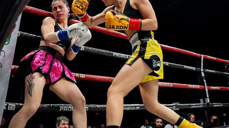 Video: una boxeadora de 19 años quedó en coma tras sufrir un impactante KO