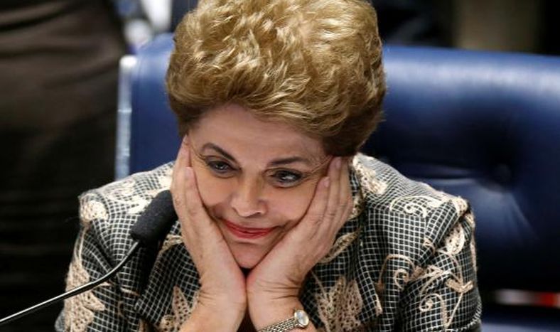 Rousseff, entre la firmeza y los llantos en su alegato