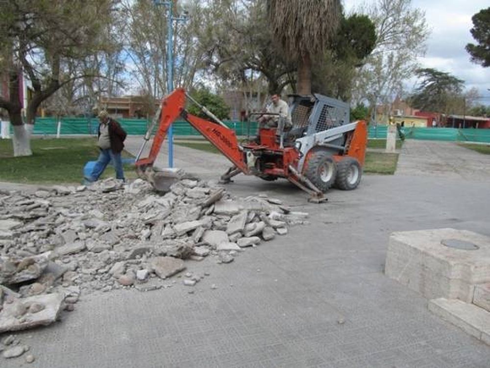 Remodelación de la plaza de Albardón