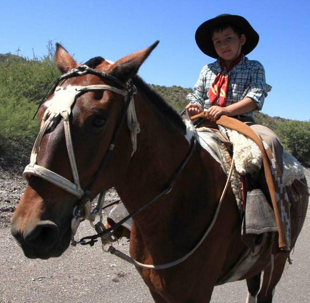 Los niños, el condimento de la cabalgata a Huaco