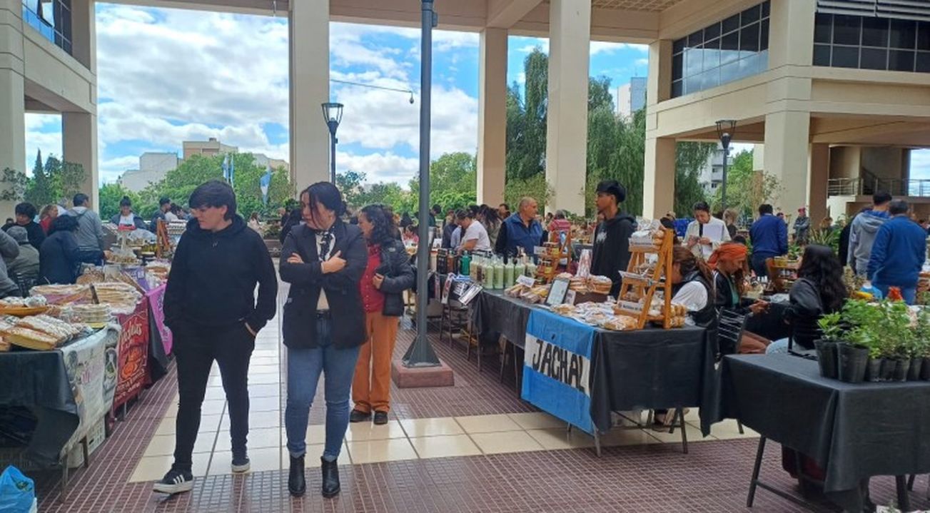 La Feria Agroproductiva llega al Centro Cívico con más de 80 productores locales