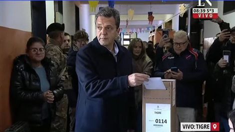 Votó Massa y aseguró que cerca de las 22 “habrá tendencias”