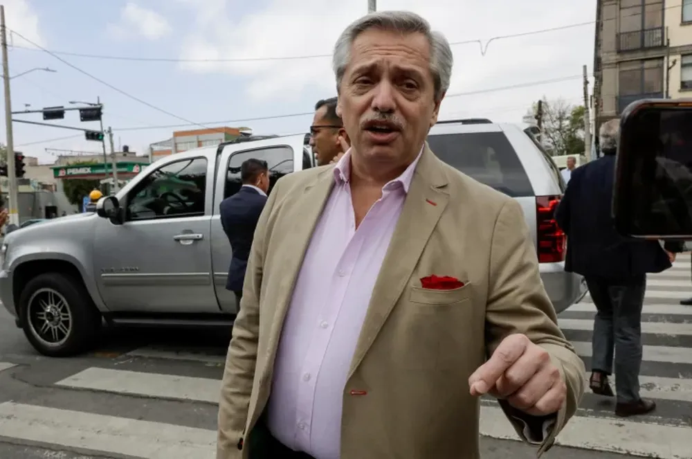 Fernández exhortó a “investigar sin demoras” el espionaje ilegal