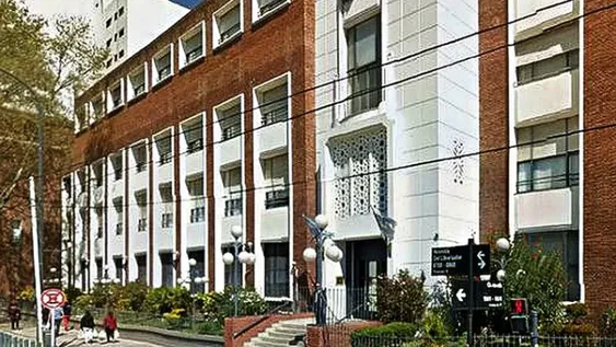 Confirmaron al menos 3 casos de la variante Delta entre los 43 infectados de una escuela primaria de Belgrano