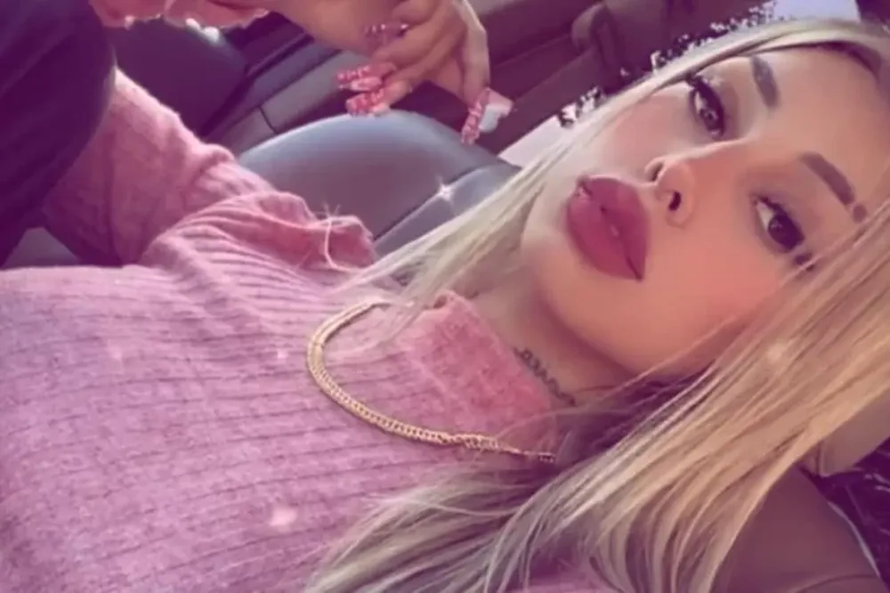 Tamara Báez mostró que duerme con poca ropa y quedó al borde de la censura