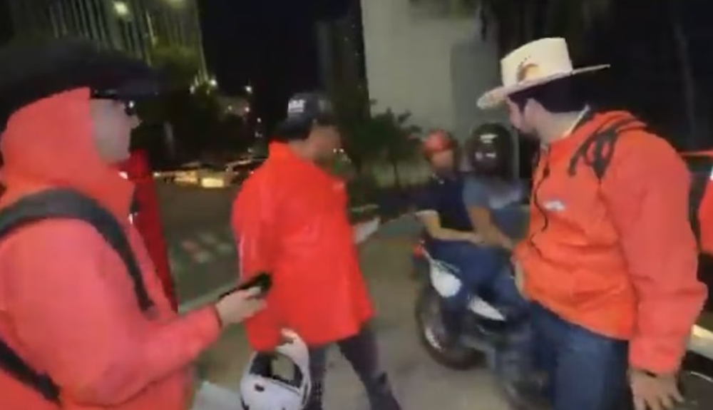El influencer fue atacado mientras realizaba una transmisión en vivo en el exterior de un restaurante de Culiacán.