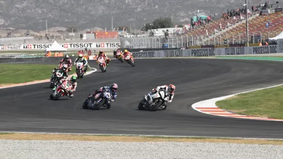 El Villicum subió el telón con las pruebas libres del Superbike