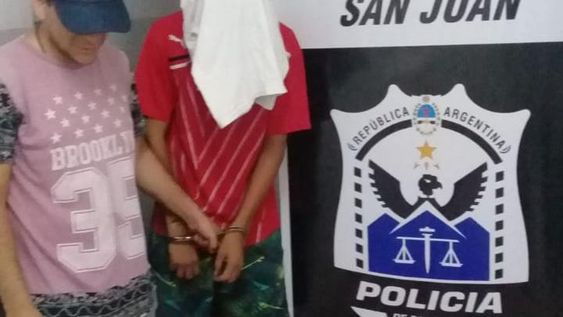 Atacó salvajemente a un discapacitado por un celular y cayó horas después