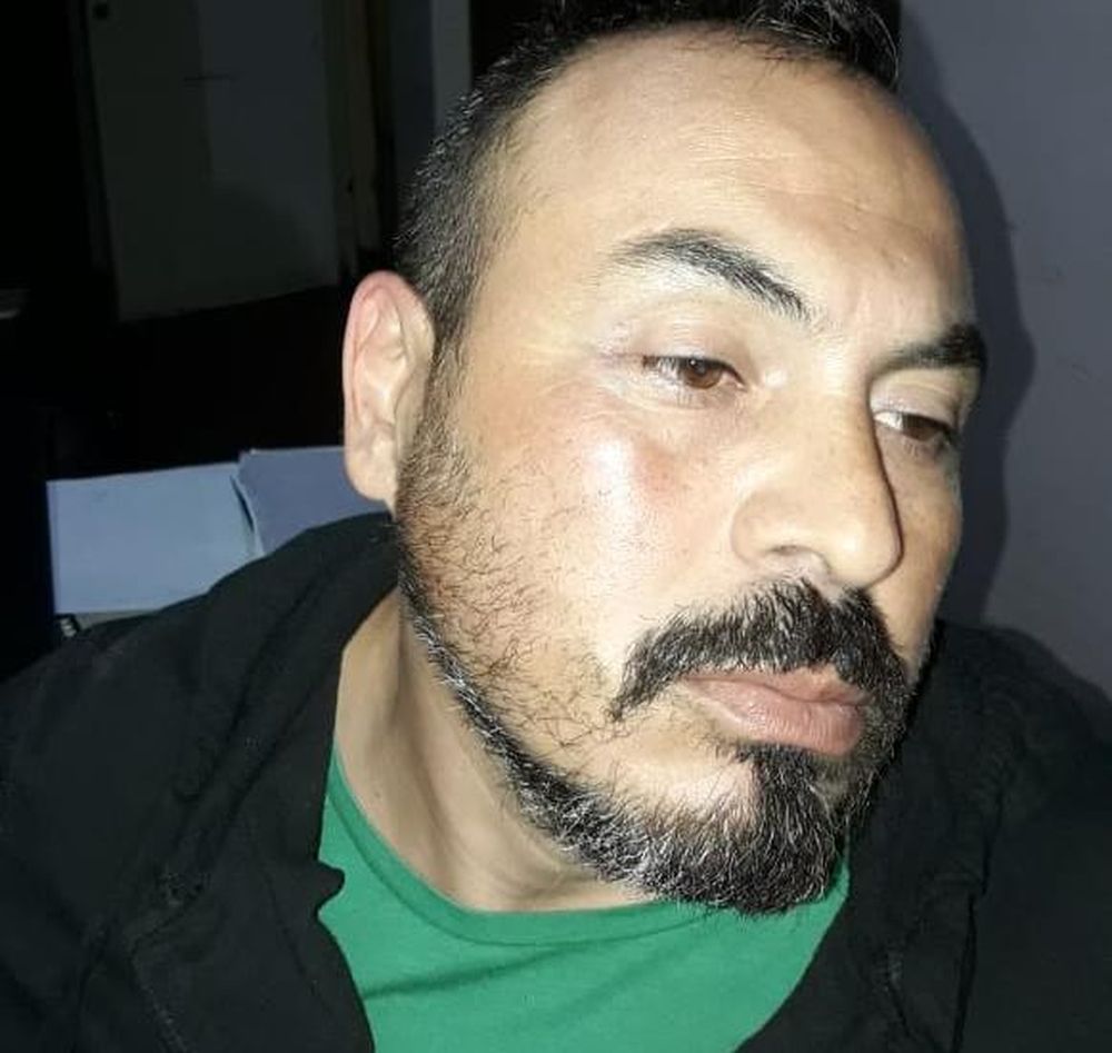 Escándalo en la reunión del Colegio El Tránsito: un padre golpeó a un fotógrafo